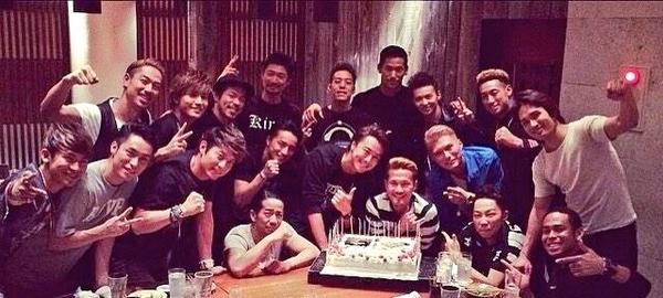 0512asr's tweet photo. 祝👼EXILE13周年💕
進化し続けるEXILE
ファンの事を大切にしてくれるEXILE
凄い礼儀正しいEXILE
他にもまだまだあるけど
そんなEXILEがほんとに大好き
これからも絶対ついて行く🙌
I LOVE EXILE💃💕 http://t.co/aeiWJNdUbm