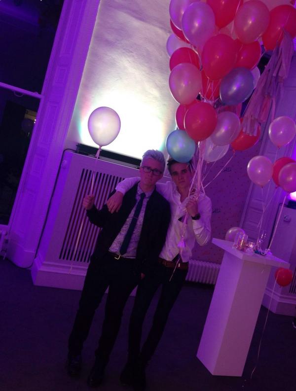 tyleroakley's tweet photo. ☺️🎈😊🎈 http://t.co/9AtpebGO1f