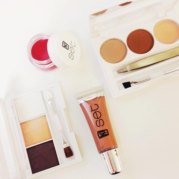 npset's tweet photo. This weekend's #NPSet essentials. Find them at http://t.co/FBydDlWcoT. http://t.co/AlFq0dtWvg
