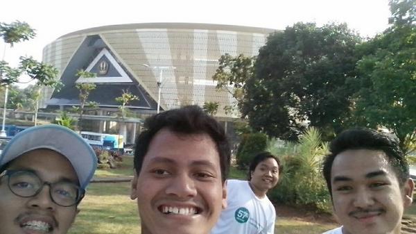 andryas21's tweet photo. Rektorat @diesnatfkup #57thfkunpad #amazingrace http://t.co/weG1gGZ7FC