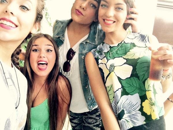 Beatrizsnd98's tweet photo. Mejor imposible 👌🙈💕👭 http://t.co/GXjAQvuPMH