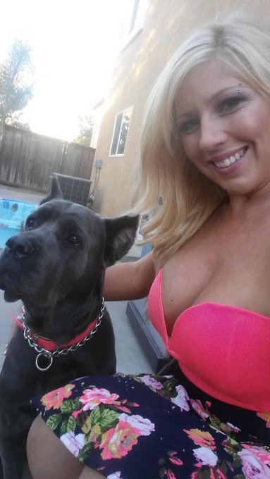 A girl and her dog. #canecorso http://t.co/tCNGp8z0WU<a href="/tag/canecorso"class="tags">#canecorso</a>
