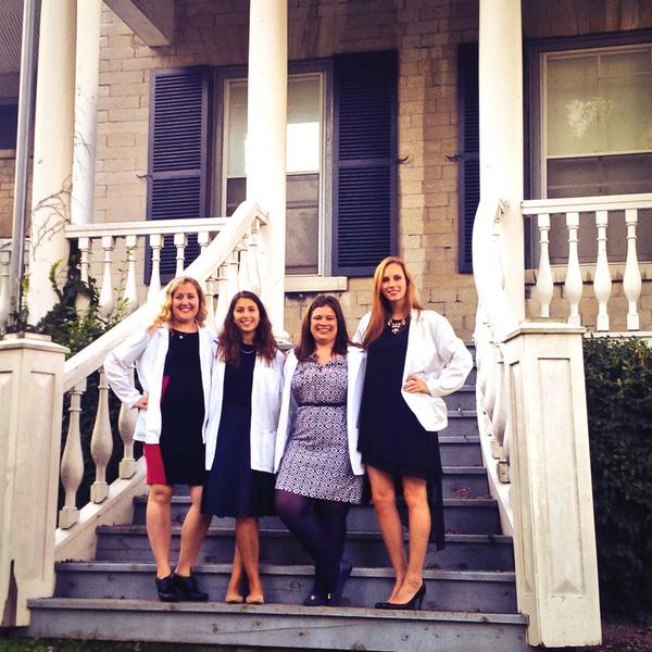 rralphedwards's tweet photo. In it together with these girls! #whitecoat #QMed2016 http://t.co/ld95D1CEUb