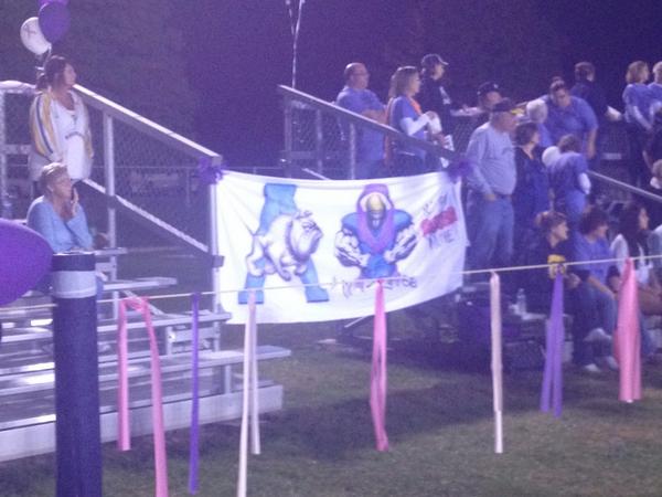 lscreeden's tweet image. Love all of the #DomStrong shirts and support at Polo tonight. Inspiring to see this community and team pull together