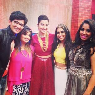 fc_darshan's tweet photo. @riminique @diptisharma @darshanrvl @MansheelGujral @GAUAHAR_KHAN 
This pic is just so RAWW ! :)
#IndiasRawStar http://t.co/dXbUnkZZSK