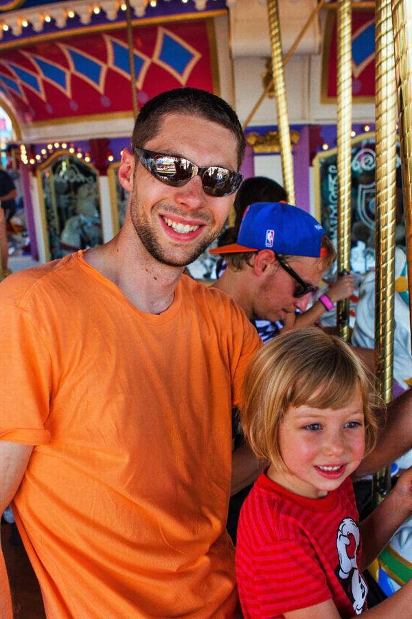 ivery's tweet photo. #dilfsofdisneyland #dadsofdisneyland http://t.co/hHypsJdcKx
