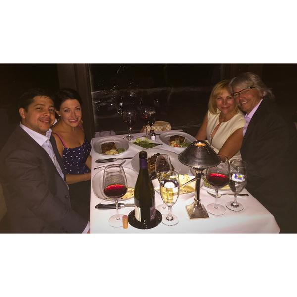 ChefLeslieG's tweet photo. Scored a table @ #MastrosMalibu from @table8 w/ my life love @paulahartbreake @MastrosOfficial @MASTERCHEFonFOX http://t.co/uKeg5B2SW5