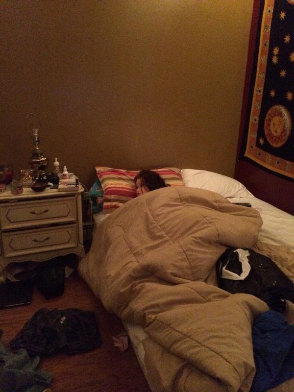 katerinazeoli's tweet photo. rlly glad I walked into my room with this gal chillin in my bed #thanksden http://t.co/NiESHB5zlF