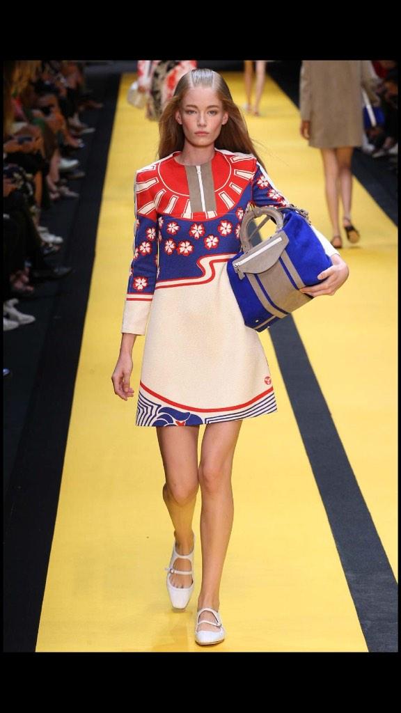collection_snap's tweet photo. Carven
#fashion #pfw14 #Collection http://t.co/Cw0H8xNPjp