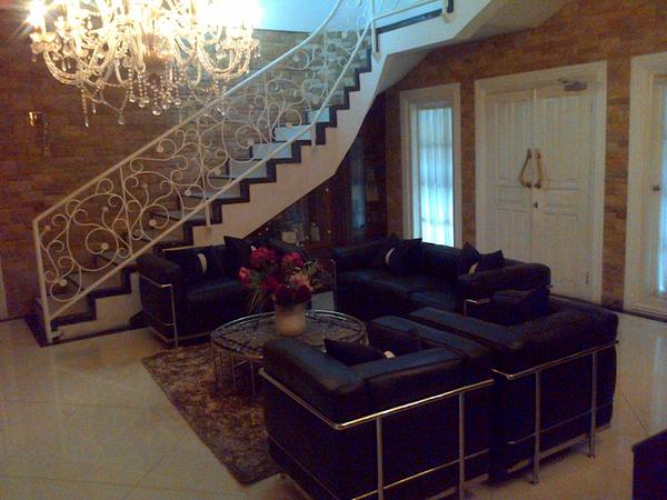 iklanrumah1's tweet photo. Rumah mewah Wilayah Ciledug, Lama dan Sangat Terawat, http://t.co/msFhYwAc8Q http://t.co/5Yd1sgzlo8