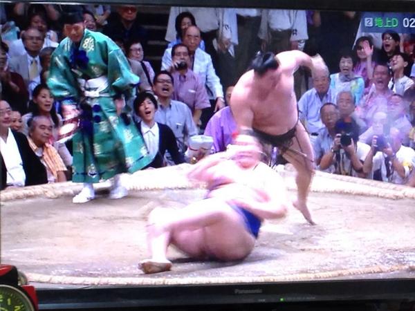 shige_bob's tweet photo. さすが横綱！ http://t.co/x76vODCC7O