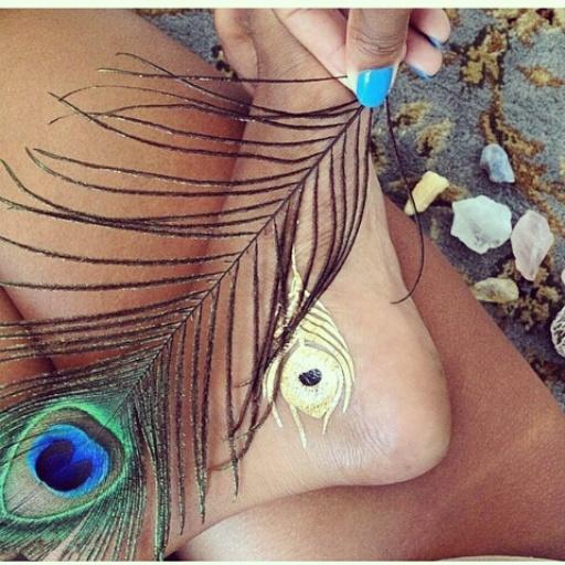 It's shopping day! Get your #Flashtattoo today from #meccamall, #citymall and alwaybdeh at divertido booth. #beamman