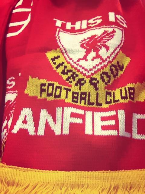 TheAleem's tweet photo. Demi @Robbie9Fowler, berbaris sejak sebelum jam 1 lagi. Sempat beli mafla! #RedOrDead #YNWA #LFCStoreKL http://t.co/AtsjZStyKE