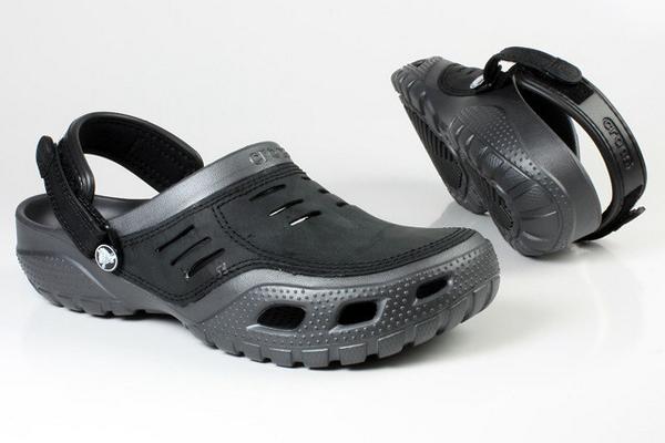 crocs yukon sport black