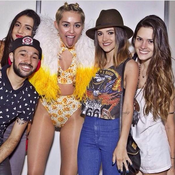 MileyUpdateEU's tweet image. M&amp;amp;G #BangerzTourSaoPaulo