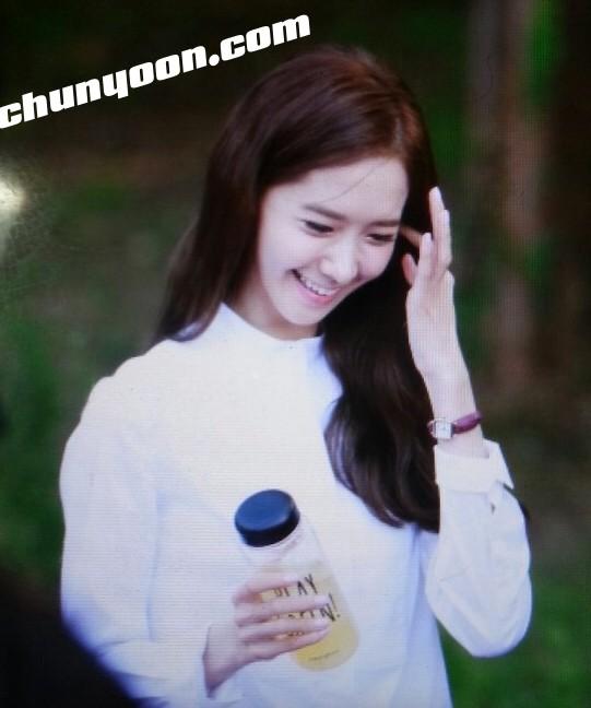 [PIC][27-09-2014]YoonA tham dự sự kiện “Innisfree PLAY GREEN Festival 2014” tại Seocho Culture & Arts Park vào chiều nay ByhhqGeCYAAl9VY