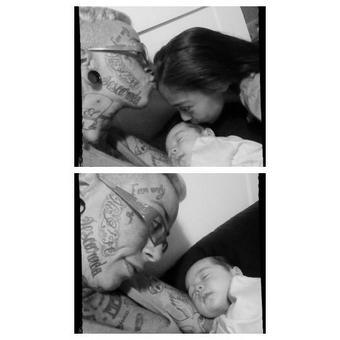 Amo a mis hijas con inmensa locura! Ma&ntilde;ana es mi cumple xo mi beb&eacute; tambi&eacute;n cumplir&aacute; un mesecito. Os amo