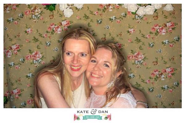 Bexxy1976's tweet photo. I just love this photo by @HelloUltimate photography of me & my friend Kate who married on the 19/9 👰 #DanAndKateDo http://t.co/rLfzWD9WX2