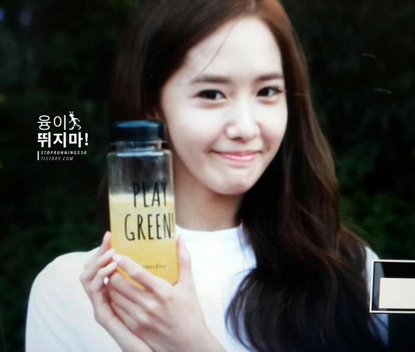 [PIC][27-09-2014]YoonA tham dự sự kiện “Innisfree PLAY GREEN Festival 2014” tại Seocho Culture & Arts Park vào chiều nay - Page 3 Byho2fYCYAAqBNH