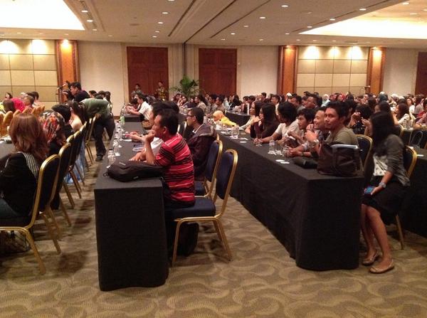Udah rame bgt nih di Merak Room JCC #ICN2014 yg belum kesini masa ga envy? Yuk gabung sama komunitas-komunitas disini