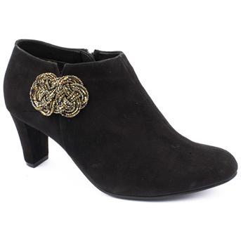 Minx's tweet photo. Half Price Van Dal Bintree stylish black suede ankle boots at  @jonesbootmaker
Now Only £45 http://t.co/YmhLhe3z8l http://t.co/RmCtgnC0hO