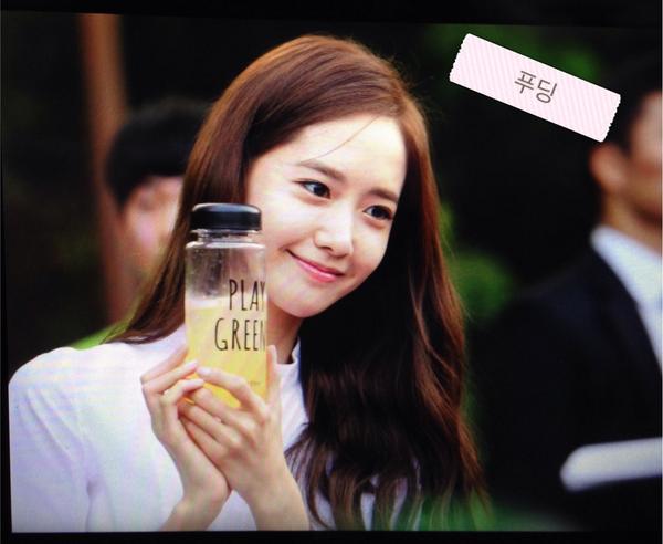 [PIC][27-09-2014]YoonA tham dự sự kiện “Innisfree PLAY GREEN Festival 2014” tại Seocho Culture & Arts Park vào chiều nay ByhuhT6CUAAk9vK