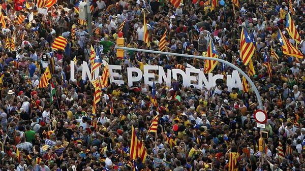 CNEWS's tweet photo. Le président catalan, Artur Mas, convoque pour le 9 novembre un #référendum sur l'indépendance de la #Catalogne. http://t.co/ZeSdDny3f2