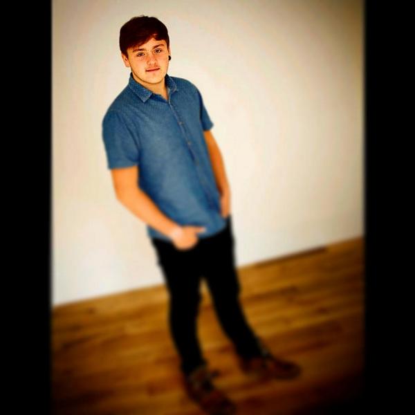 biggomaz's tweet photo. Photoshoot http://t.co/tmXiOuxgNv