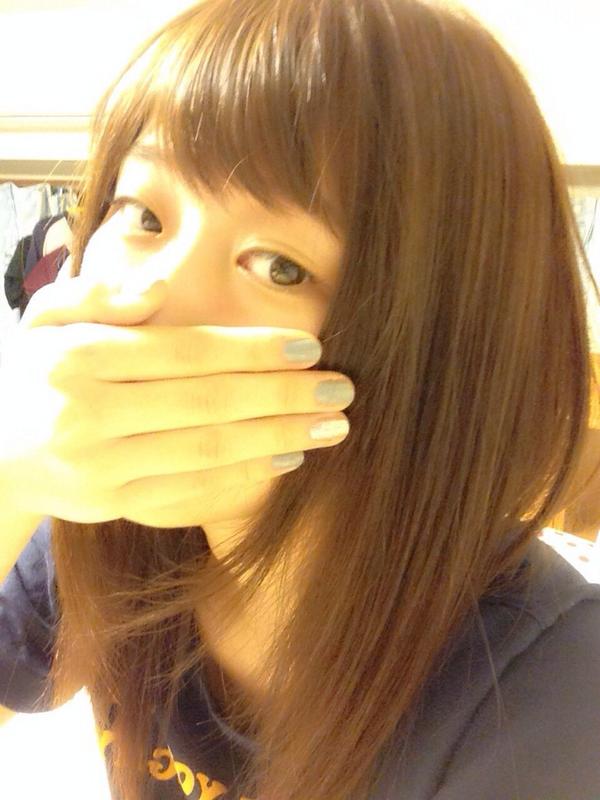 飯田菜々 Twitter પર 手で口を隠してすっぴん隠し もはや誰かわからない笑 自撮りあるある Http T Co Hdvaiv9l65