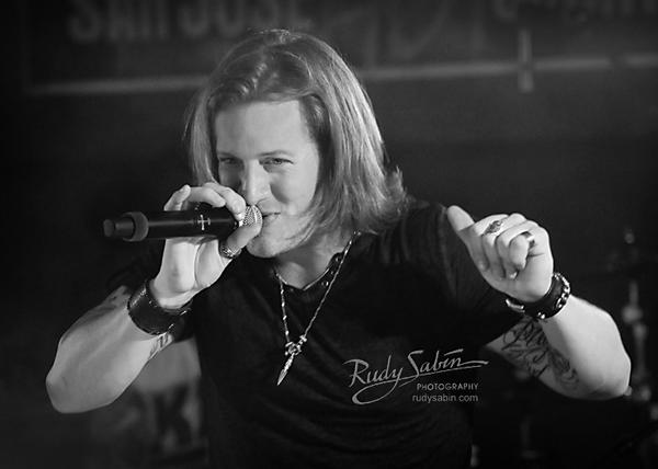 rudyphoto's tweet photo. .@FLAGALine Mtn. View Ca tonight with @Jason_Aldean http://t.co/zaAehmfpto