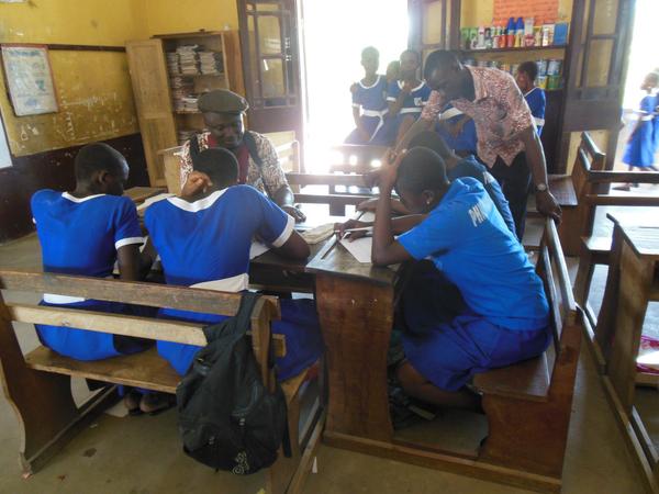 PatriotsUCC's tweet photo. PATRIOTS GHANA UCC LAUNCH ITS READING PROJECT THIS OCTOBER!!! http://t.co/apU5iXW0jO
