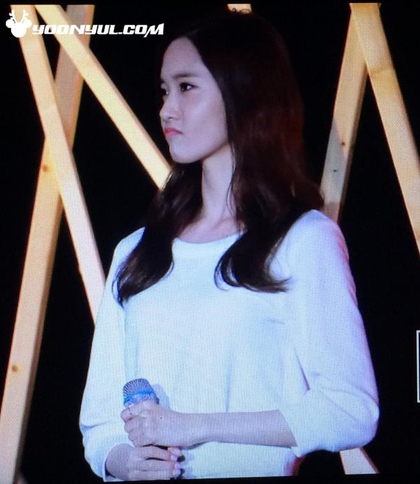 [PIC][27-09-2014]YoonA tham dự sự kiện “Innisfree PLAY GREEN Festival 2014” tại Seocho Culture & Arts Park vào chiều nay ByiJaKPCIAIupqI