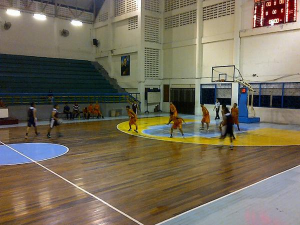OWLCUP2014's tweet photo. SMK 10 November vs SMAN 11 SURABAYA #OWLCUP2k14 http://t.co/RhmOdWmR7a