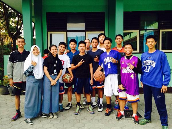 Terima kasih anak basket SMAN 2 Cirebon (Cheepers) yang udah main bareng tadi. Kapan2 lagi ya! (Pic: <a href="/BiagiW15/">Biagi Widjaya</a>)