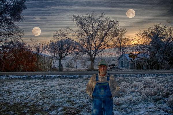 rccphotography1's tweet image. #homewithfriends. I watch from here on Saturdays