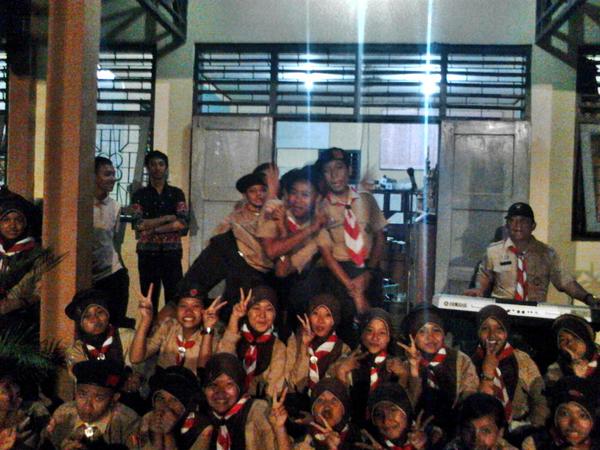 dewe_lah's tweet photo. Kenangan PPL kemarin gaess at #SMAN1MAYONG #SPENSAMA #PPL2014 :))) http://t.co/Pd0qg3w1AP