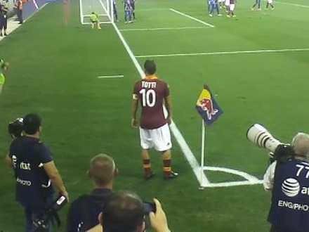 Happy Birthday to the greatest Roman of all time Francesco Totti   