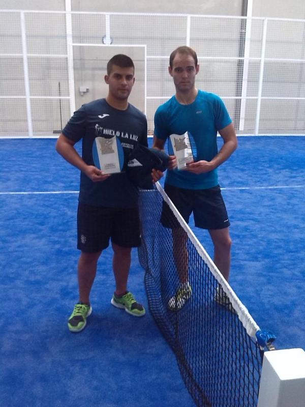 Punto_Padel's tweet photo. #subcampeones @JorgeRM90 e @ivansb90_ivan http://t.co/PjygjyS4V5