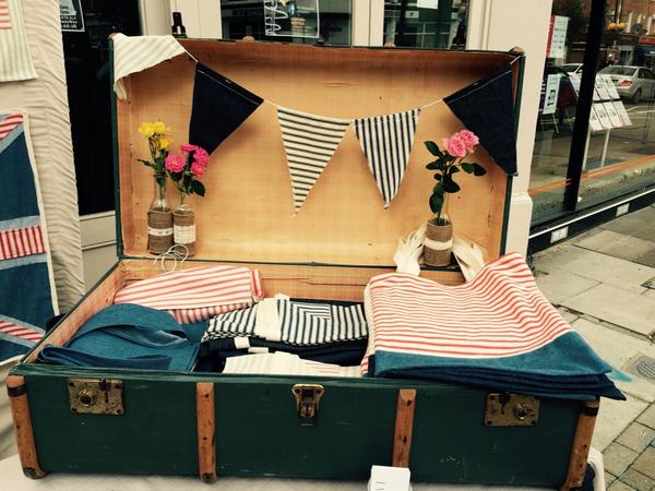 KoThames's tweet photo. Don't miss Larklin outside copper kettle @surbitonfest Brighton rd http://t.co/fxrx7lUpow