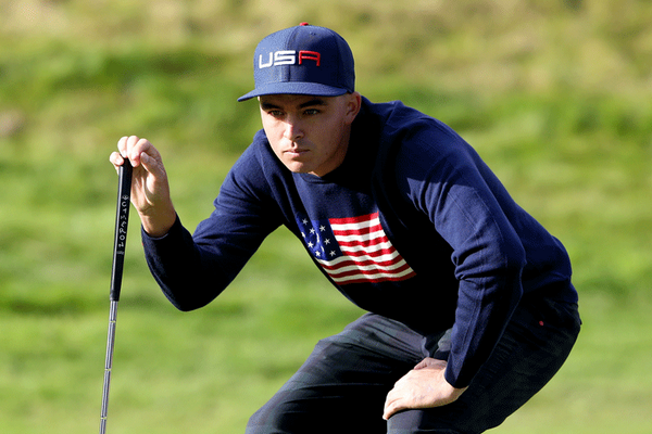 GolfChannel's tweet image. That’s a wrap on Morning fourballs. Fowler/Walker (USA) vs McIlroy/Poulter (EUR) halved. USA 5 ½ EUR 6 ½. #RyderCup