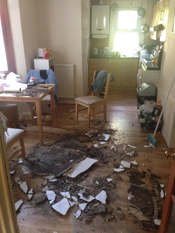 lauraplatt_'s tweet photo. So the apocalypse just hit chatterton rd #thuglife http://t.co/oCO1dJdL7u