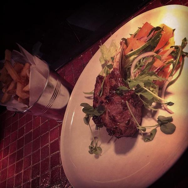 YarmItalian's tweet photo. Our 3 bone rack of lamb, looking pretty spectacular if we do say so ourselves! #dvyarm #Italian #lamb #grill http://t.co/JJPalwjNR7