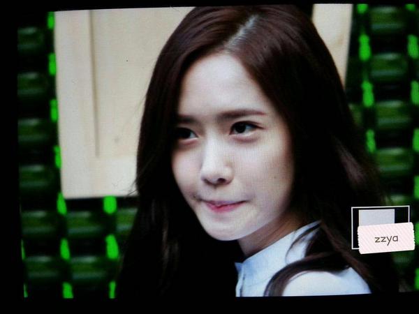 [PIC][27-09-2014]YoonA tham dự sự kiện “Innisfree PLAY GREEN Festival 2014” tại Seocho Culture & Arts Park vào chiều nay ByioKJPCMAA6A-x