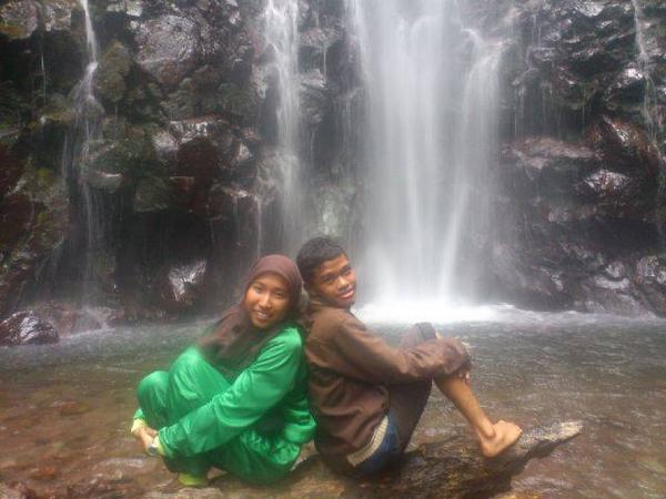 CONNETONE's tweet photo. @ImimPS n @IndraaaC #BestCoupleConnetone ayo RETWEET!! :D http://t.co/L5oiXqEBbj