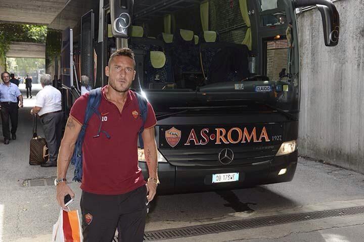 Happy birthday Francesco Totti! You are the person who will never be replaced by anyone. Captain who is very loyal! 