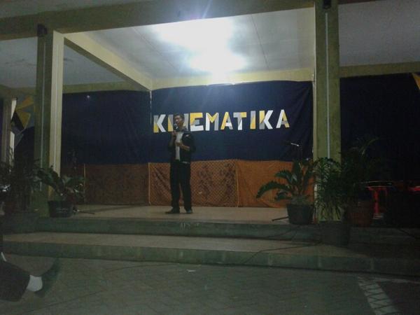 DinamikaJTF15's tweet photo. Sambuatan dari ketua apsi KINEMATIKA #Dinamika2014 http://t.co/Ljl3IozdC5