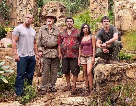 Vanessahudgens Japan Na Twitteru ところで 10 3 金 9 00から 金曜ロードショーにて Vanessa出演の センター オブ ジ アース２ 神秘の島 が放送されます なので 宣伝も兼ねて今週は毎日 放送日まで 映画の写真を少しづつ載せたいと思います Http T Co