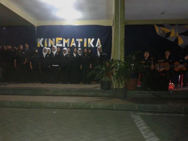 DinamikaJTF15's tweet photo. Penampilan balada kehidupan seorang engineer #Dinamika2014 http://t.co/nf1dvwuqpT
