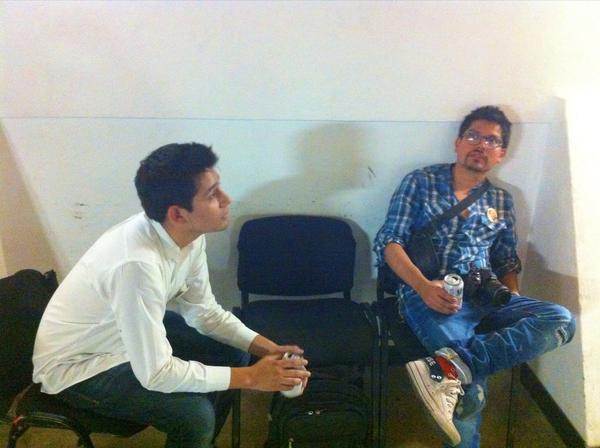 En camerinos a punto de salir al toquin!@farodeoriente #Iztapalapa