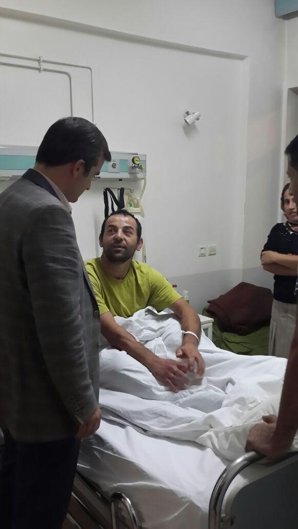 cuneytyemenici's tweet photo. Devlet Hastanemizde yatan hastalarimizi ziyaret edip geçmiş olsun dileklerimizi ilettik. http://t.co/8pTdSHd1fe